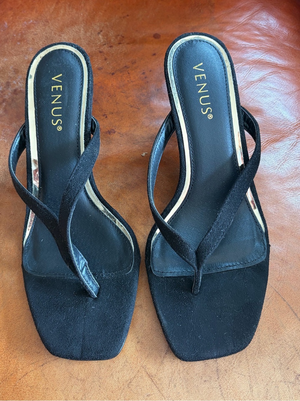 VENUS Black Women's Square-Toe Thong Slide Sandals - Picture 1 of 4
